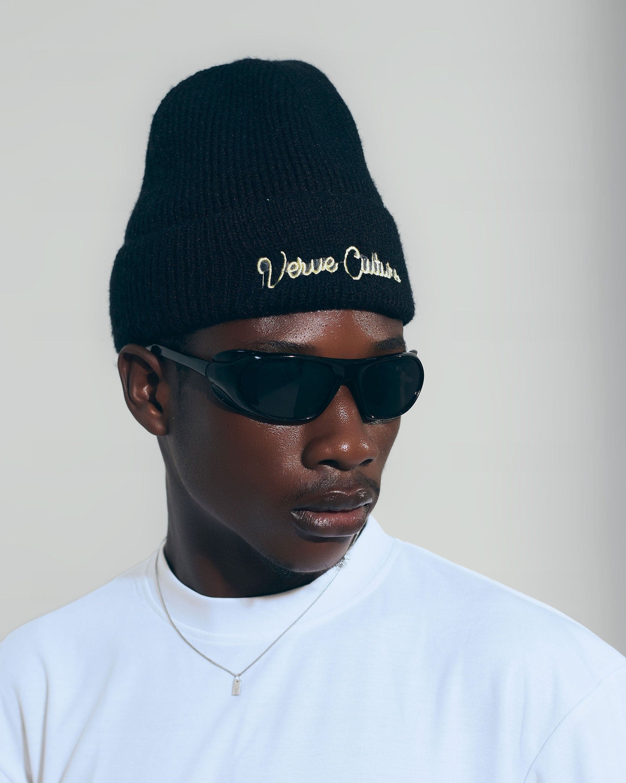 Embroidery Beanie (Black)
